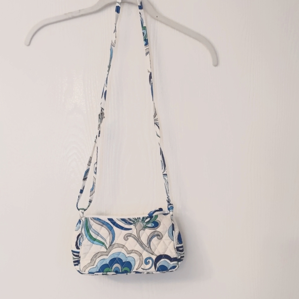 Small Vera Bradley bag with long, adjustable strap